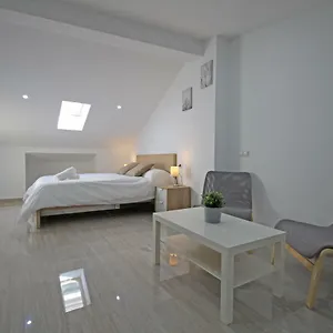  Apartament Esparteros 6, Estudios